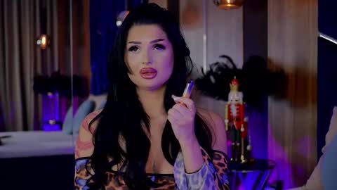 Kylie online show from 12-21-25, 10:17