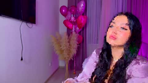 Snapshot of kylie_lips chatting on 12-05-24, 06:44 Kylie Lips online show from 12-05-24, 06:44