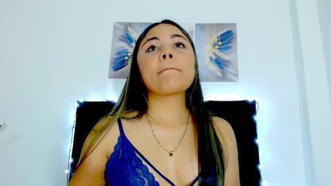 Snapshot of kylie_loveee chatting on 01-22-25, 05:28 Paola online show from 01-22-25, 05:28