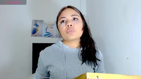 Snapshot of kylie_loveee chatting on 10-02-25, 11:12 Paola online show from 10-02-25, 11:12