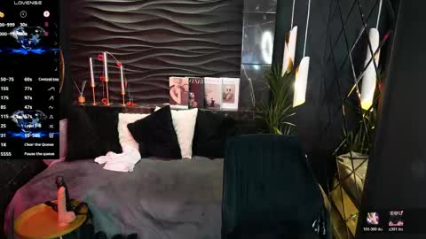 Kylie online show from 04-20-26, 01:47