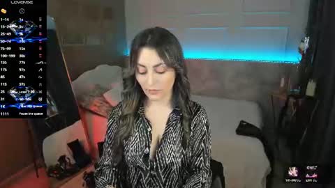 Snapshot of kylie_mellow chatting on 06-28-26, 01:17 Kylie online show from 06-28-26, 01:17
