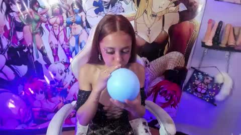 Snapshot of kylie_moan chatting on 11-14-25, 08:51 KYLIE online show from 11-14-25, 08:51