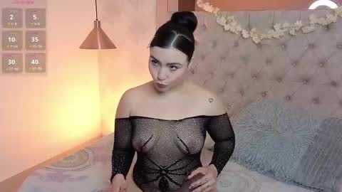  Kylie  online show from 04-25-26, 11:35