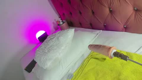 kylie Sttel online show from 05-16-26, 04:06