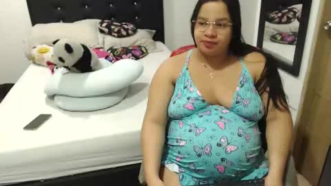 Snapshot of kylie_switch chatting on 11-11-25, 01:38 Instagram Kylie switch followme buy lovense here online show from 11-11-25, 01:38