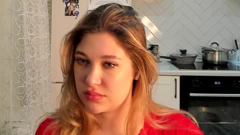 Snapshot of kylieblond chatting on 02-02-25, 08:30 Din online show from 02-02-25, 08:30