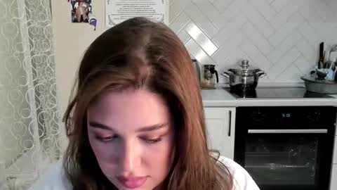 Snapshot of kylieblond chatting on 09-09-25, 09:14 Din online show from 09-09-25, 09:14