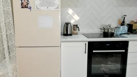 Snapshot of kylieblond chatting on 11-15-25, 12:13 Din online show from 11-15-25, 12:13