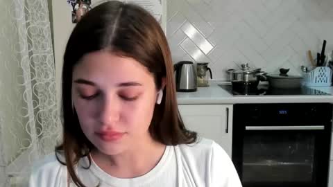 Snapshot of kylieblond chatting on 11-16-25, 08:03 Din online show from 11-16-25, 08:03