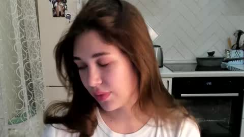 Snapshot of kylieblond chatting on 11-18-25, 07:51 Din online show from 11-18-25, 07:51