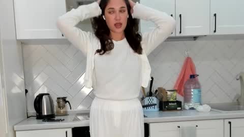 Snapshot of kylieblond chatting on 11-19-25, 09:37 Din online show from 11-19-25, 09:37