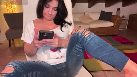 Kylie  online show from 10-31-25, 02:18