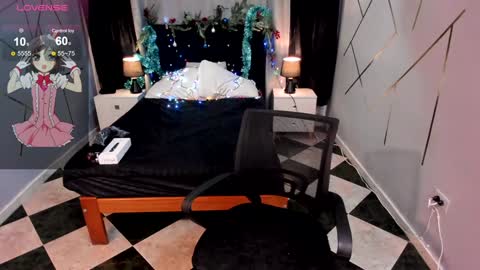  Kylie  online show from 12-23-24, 11:57