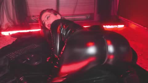 Snapshot of kyliemaxwell chatting on 11-04-25, 08:19 K Y L I E online show from 11-04-25, 08:19