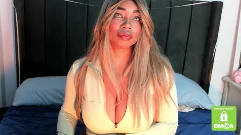 kylie white boobs online show from 02-04-26, 08:36