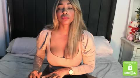 kylie white boobs online show from 02-17-26, 09:32
