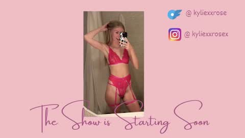 Snapshot of kyliexxrose chatting on 10-26-25, 04:18 Kylie online show from 10-26-25, 04:18