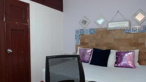 Kylie online show from 01-10-26, 10:39