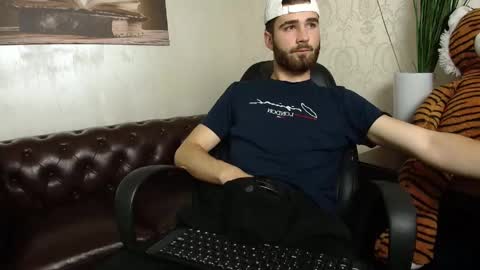 Snapshot of kyloeast chatting on 06-04-26, 04:18 KyloEast online show from 06-04-26, 04:18