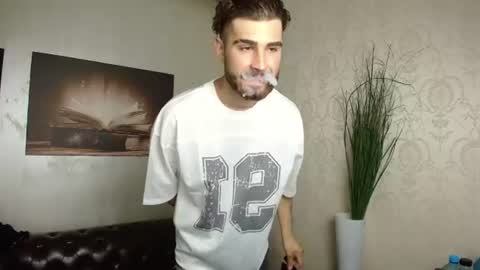 Snapshot of kyloeast chatting on 06-12-26, 04:44 KyloEast online show from 06-12-26, 04:44