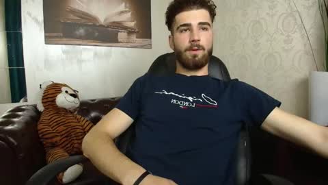 Snapshot of kyloeast chatting on 06-14-26, 04:25 KyloEast online show from 06-14-26, 04:25