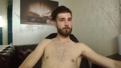 Snapshot of kyloeast chatting on 06-17-26, 04:37 KyloEast online show from 06-17-26, 04:37