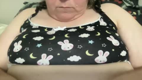 Snapshot of kylorencat chatting on 01-18-25, 12:35 KYLO online show from 01-18-25, 12:35