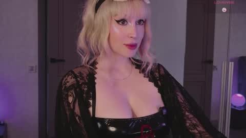 Kate online show from 05-04-26, 01:40