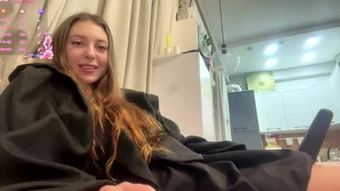 Selena online show from 04-26-26, 01:25