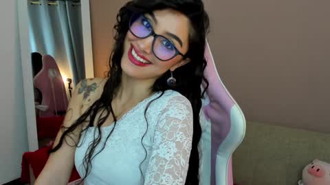 Snapshot of kymgiraldo8 chatting on 01-15-25, 07:59 Kym Giraldo online show from 01-15-25, 07:59