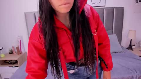 Emily  Laila  online show from 11-26-25, 11:44