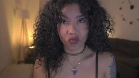 schedule 300 pm - 1100pm colombia time online show from 04-25-26, 02:03