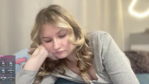 Snapshot of kyttilovelly chatting on 03-10-26, 06:35 Amanda online show from 03-10-26, 06:35