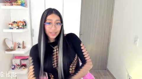 Snapshot of kyy_isa chatting on 10-03-25, 03:14 IG online show from 10-03-25, 03:14