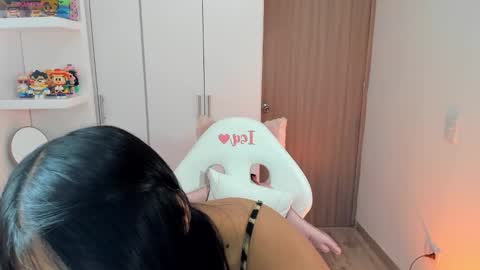 Snapshot of kyy_isa chatting on 10-08-25, 03:31 IG online show from 10-08-25, 03:31