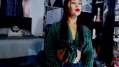 Snapshot of l0lavelvet chatting on 04-15-26, 08:31 l0lavelvet online show from 04-15-26, 08:31