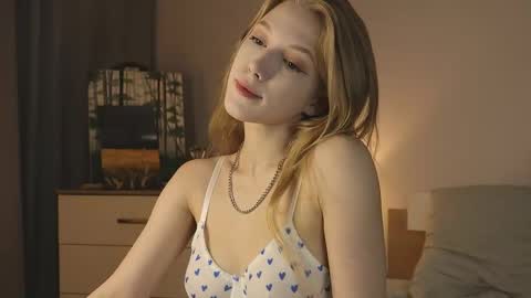 Snapshot of la_belle_ chatting on 02-05-26, 03:55 Alice online show from 02-05-26, 03:55