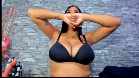 Snapshot of la_indiia chatting on 02-18-25, 12:06 la_indiia online show from 02-18-25, 12:06