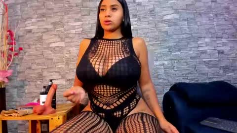 Snapshot of la_indiia chatting on 02-22-25, 12:19 la_indiia online show from 02-22-25, 12:19