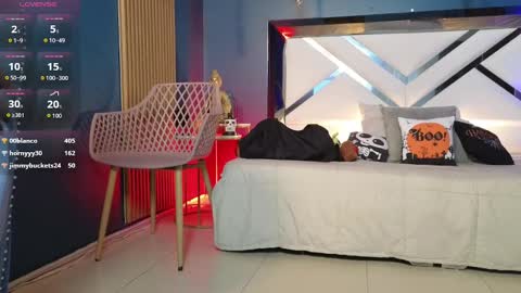 Cris  online show from 10-22-25, 10:59