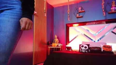 Cris  online show from 10-29-25, 11:01