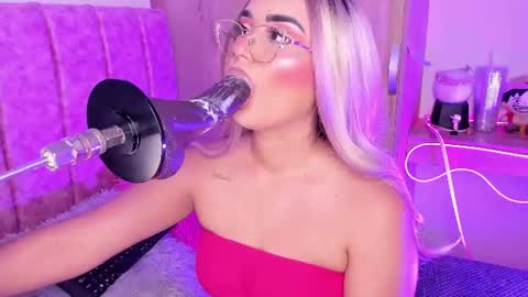 lana  foxx Model  independient online show from 07-24-26, 11:36