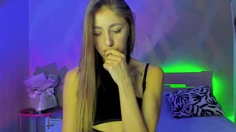 Snapshot of laangelsa chatting on 02-10-25, 04:25 LaAngel online show from 02-10-25, 04:25