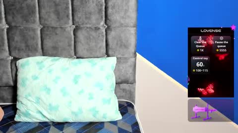 Snapshot of laau_hot1 chatting on 10-26-25, 07:09 danny online show from 10-26-25, 07:09