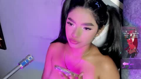 Snapshot of laau_hot1 chatting on 11-27-25, 08:11 danny online show from 11-27-25, 08:11