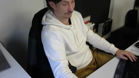 Snapshot of labelette007 chatting on 12-12-24, 03:05 labelette007 online show from 12-12-24, 03:05