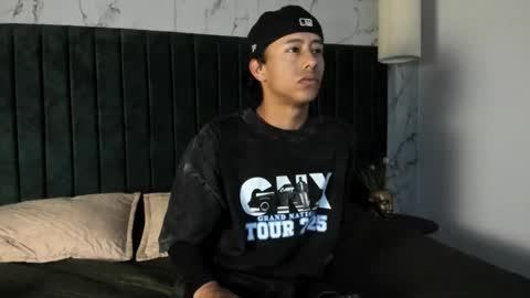 Snapshot of labrinthteasing chatting on 11-18-25, 12:20 labrinthteasing online show from 11-18-25, 12:20