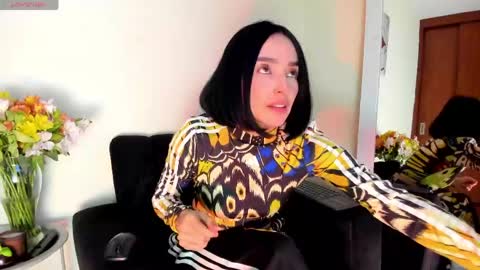 lace_victoria online show from 04-19-26, 01:49