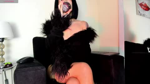 Snapshot of lace_victoria chatting on 05-19-26, 02:07 lace_victoria online show from 05-19-26, 02:07